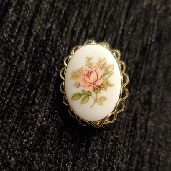 Vintage Gold Tone Pink Rose White Milk Glass Floral Cameo Pin - Picture 1 of 5